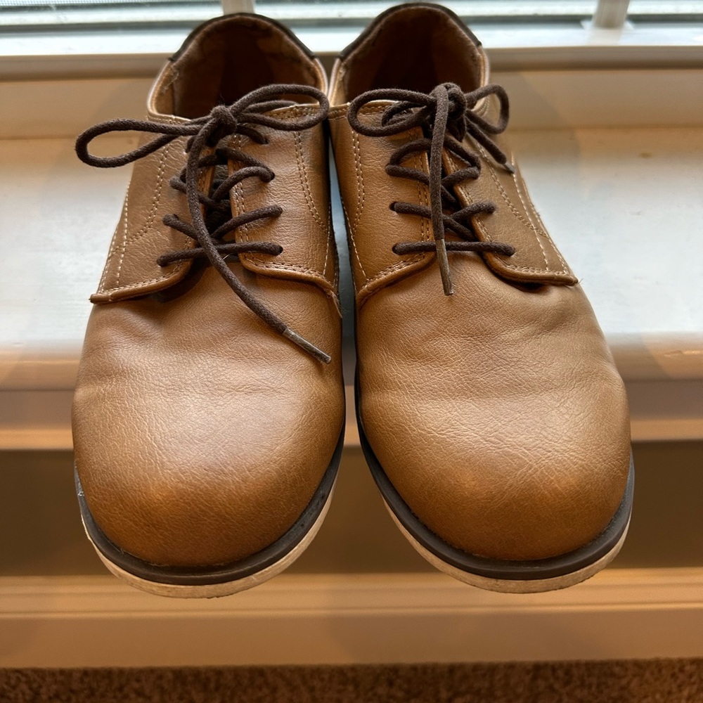 Children place size 5 boys shoes